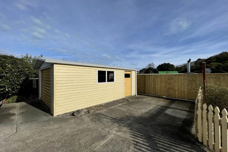 Photo of property in 2 Aiken Road, Saint Johns Hill, Whanganui, 4501