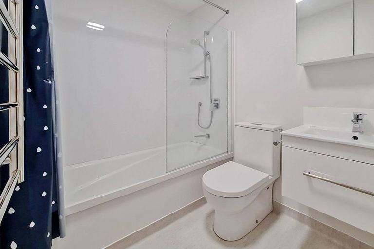 Photo of property in Vedado Apartments, 308/41u Hopper Street, Mount Cook, Wellington, 6011