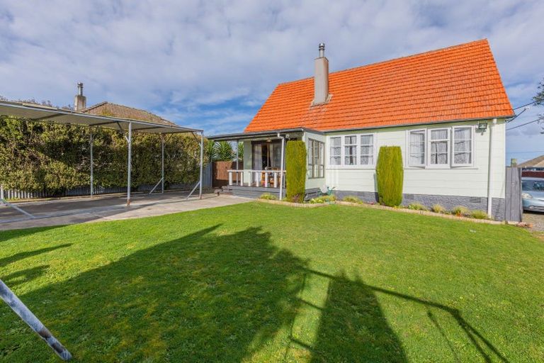 Photo of property in 6 Churchill Street, Waipukurau, 4200