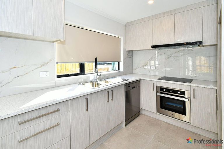 Photo of property in 122e Buckland Road, Mangere East, Auckland, 2024