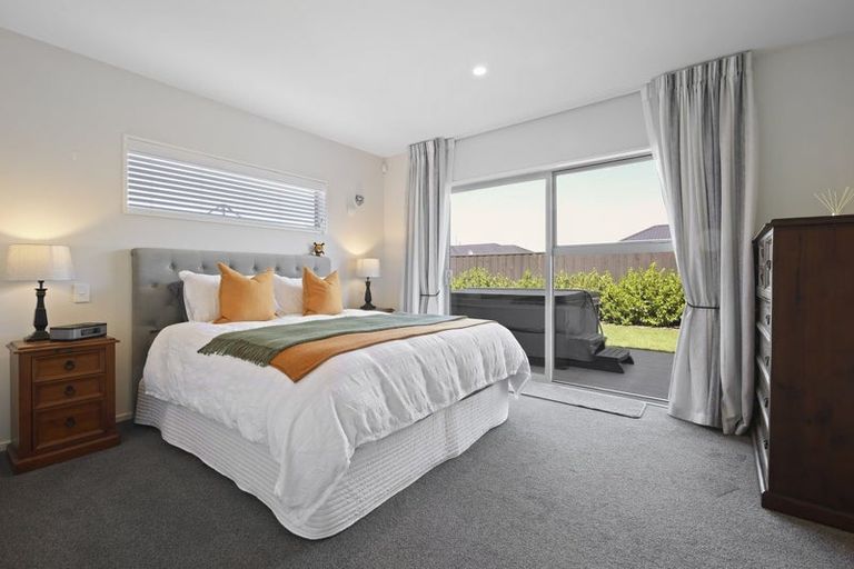 Photo of property in 28 Te Hurunui Drive, Pegasus, 7612
