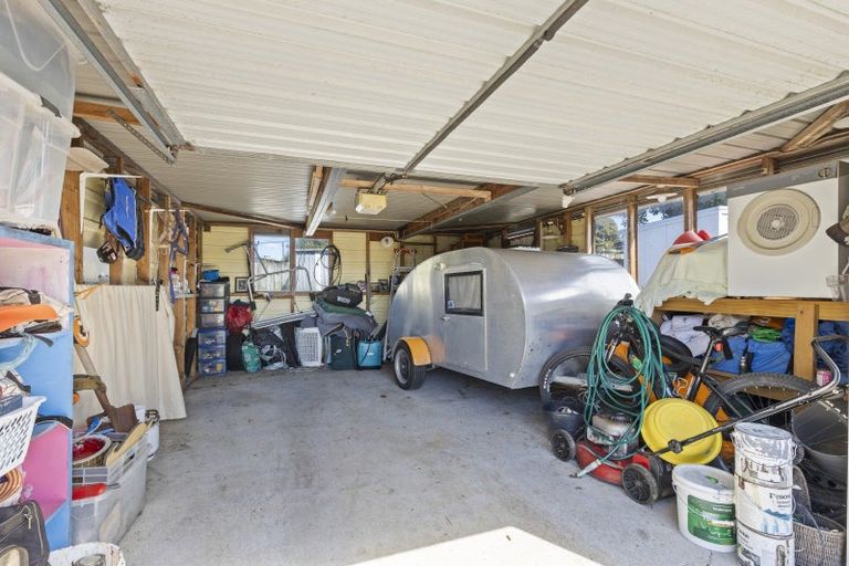 Photo of property in 2 Honnor Place, Hurdon, New Plymouth, 4310