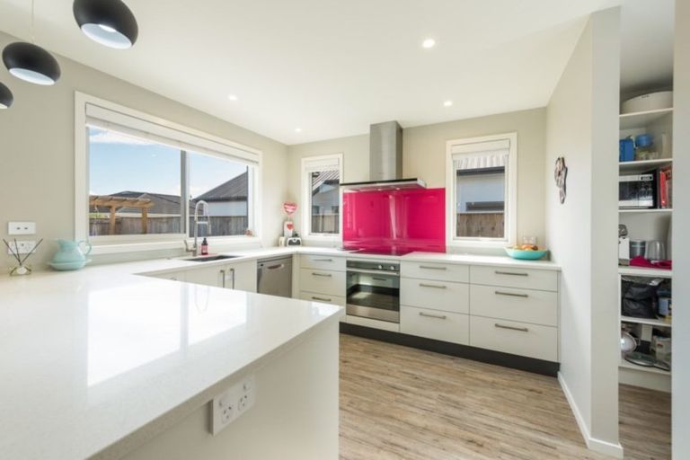 Photo of property in 6 Harold Place, Stoke, Nelson, 7011