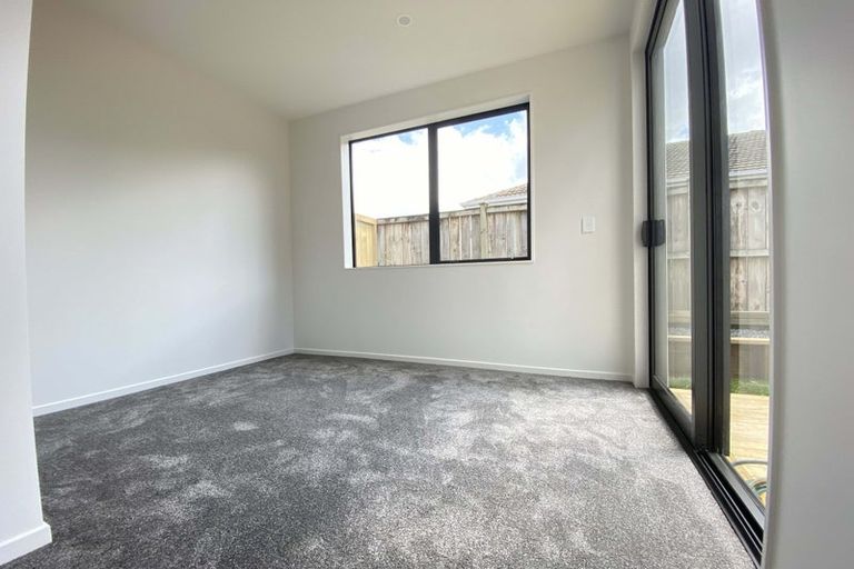 Photo of property in 42 Lavelle Road, Henderson, Auckland, 0612