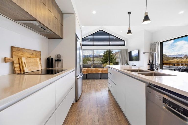 Photo of property in 3a Rannoch Drive, Jacks Point, Queenstown, 9371