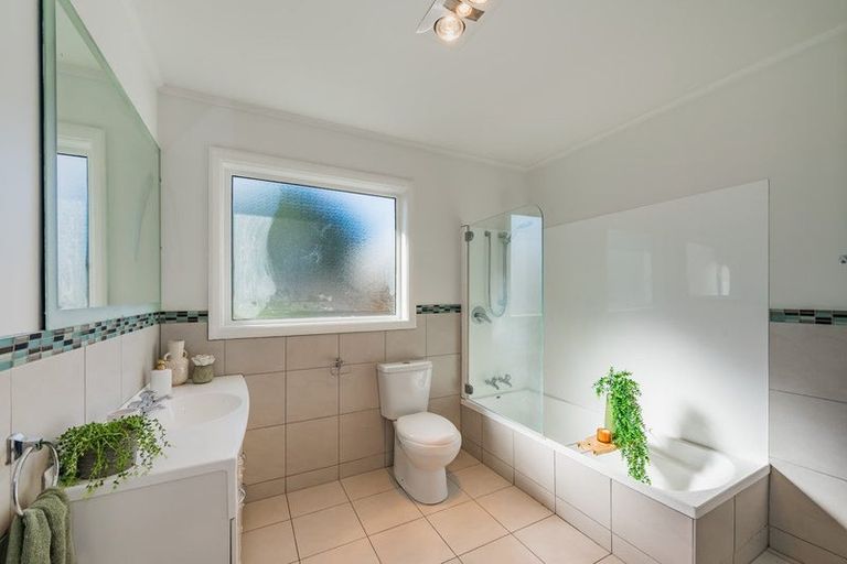 Photo of property in 55 Aorangi Road, Paraparaumu, 5032