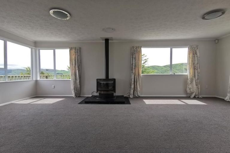 Photo of property in 28 Kaitangata Crescent, Kelson, Lower Hutt, 5010