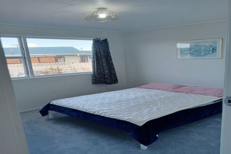 Photo of property in 11 Iredale Road, Hawera, 4610