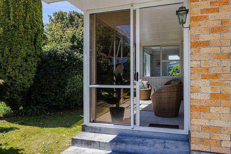 Photo of property in 3 Climie Crescent, Hawera, 4610