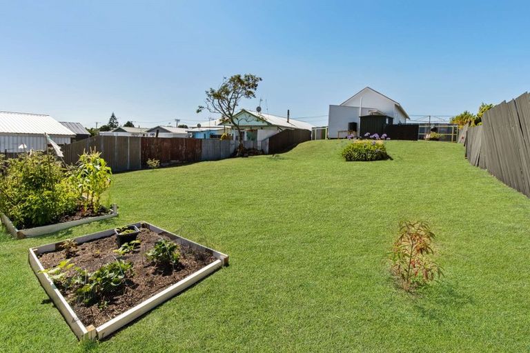 Photo of property in 30 Kowhai Street, Castlecliff, Whanganui, 4501