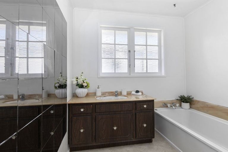 Photo of property in 27 Sunbrae Drive, Silverstream, Upper Hutt, 5019