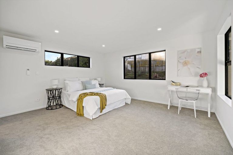 Photo of property in 11 Tawapou Close, Massey, 0614