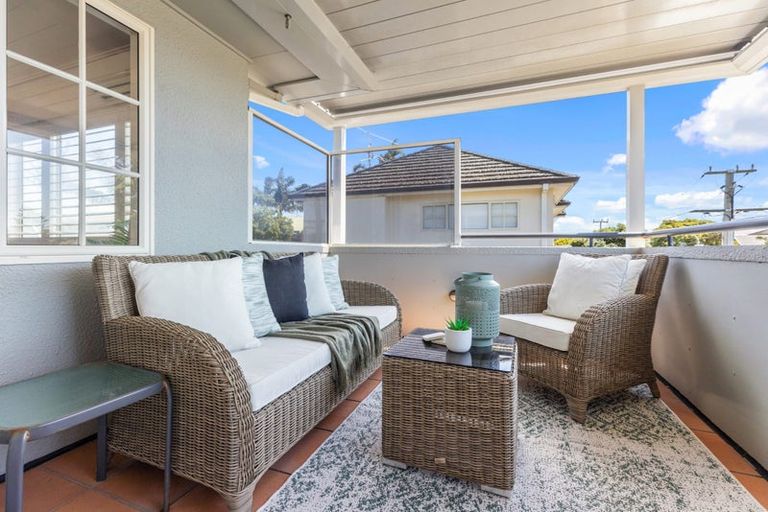 Photo of property in 15 Dungarvon Place, Clendon Park, Auckland, 2103