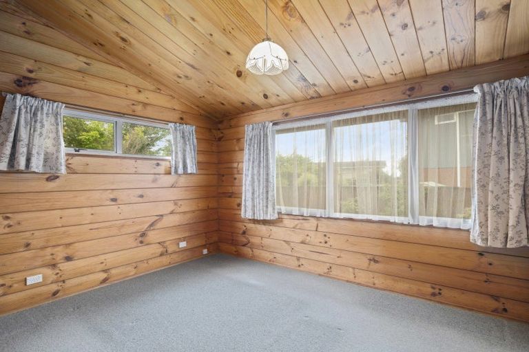 Photo of property in 24 Neri Crescent, Pomare, Rotorua, 3015