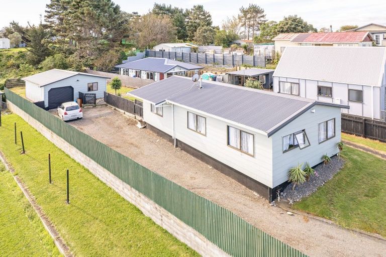 Photo of property in 21 Manuka Street, Castlecliff, Whanganui, 4501