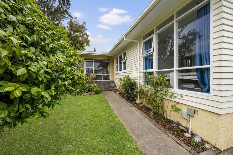 Photo of property in 34 Silverbirch Grove, Churton Park, Wellington, 6037