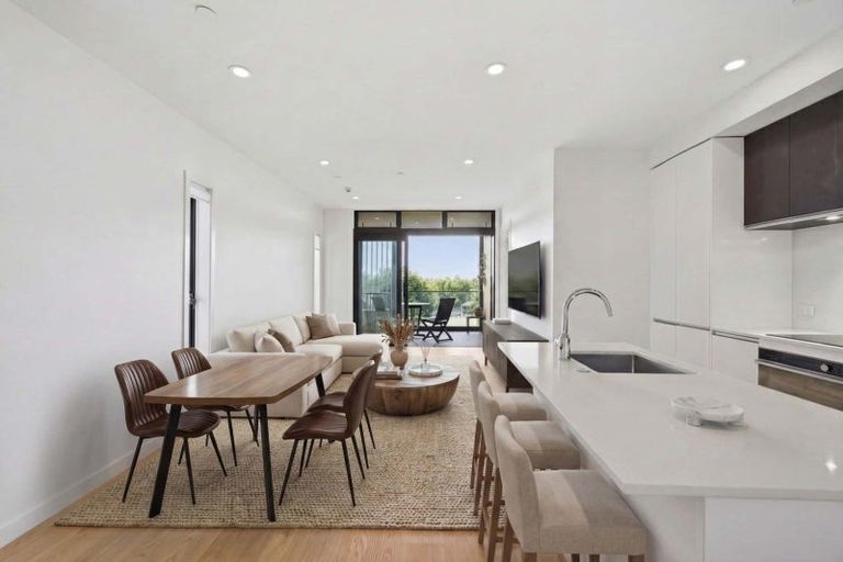 Photo of property in Frank Sargeson Apts, 104/74 Anzac Street, Takapuna, Auckland, 0622
