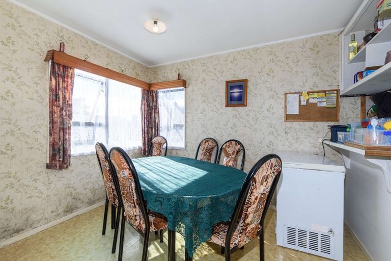 Photo of property in 17 Pukeroa Place, Papakura, 2110
