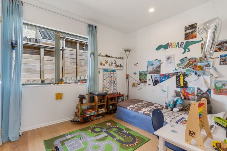 Photo of property in 1/28 Wiltshire Place, Somerville, Auckland, 2014