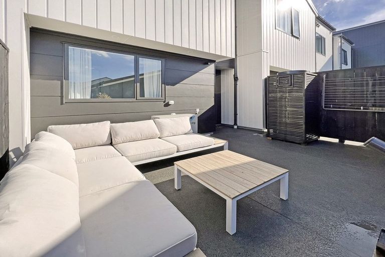 Photo of property in 25/1 Scott Road, Hobsonville, Auckland, 0616