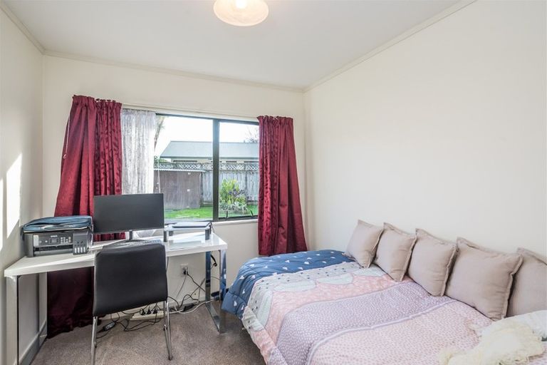 Photo of property in 3 Poneke Drive, Waikanae, 5036
