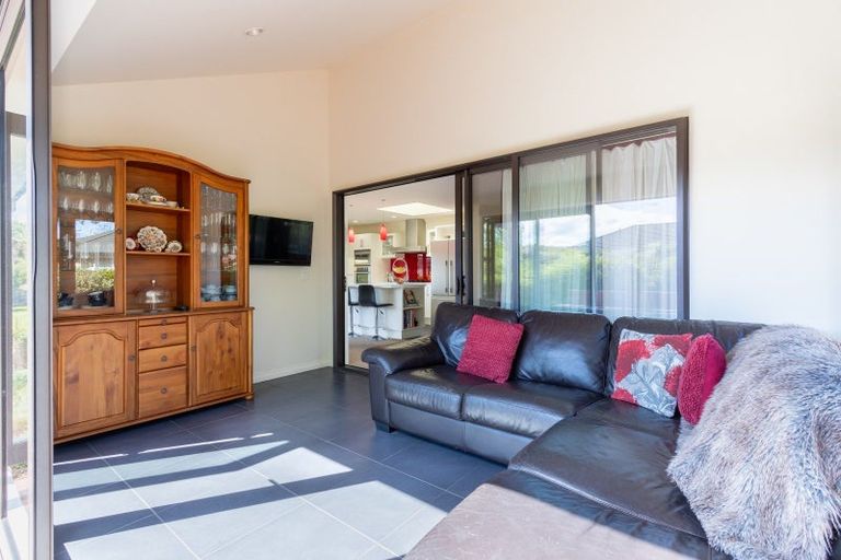 Photo of property in 177 Mazengarb Road, Paraparaumu, 5032