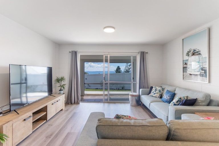 Photo of property in 4 Melandra Road, Stanmore Bay, Whangaparaoa, 0932