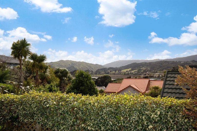 Photo of property in 53 Joseph Banks Drive, Whitby, Porirua, 5024