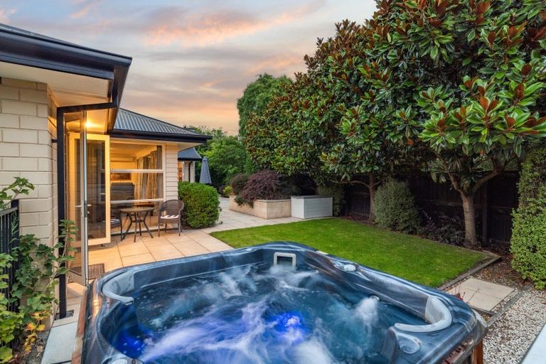 Photo of property in 11 Breton Close, Northwood, Christchurch, 8051