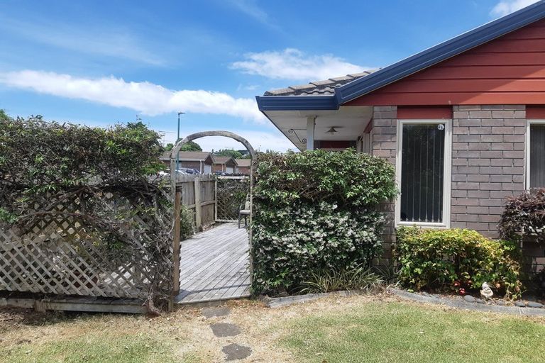 Photo of property in 5 The Boulevard, Red Beach, 0932