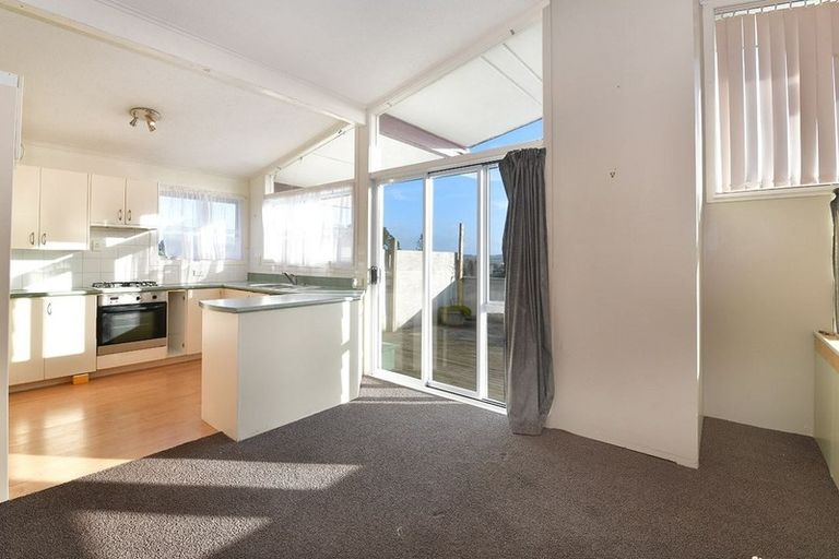 Photo of property in 7 Kaipara Crescent, Helensville, 0800