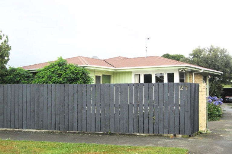 Photo of property in 27 Strathfield Avenue, Dallington, Christchurch, 8061