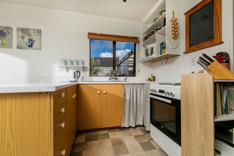 Photo of property in 1/42 Frank Evans Place, Henderson, Auckland, 0610