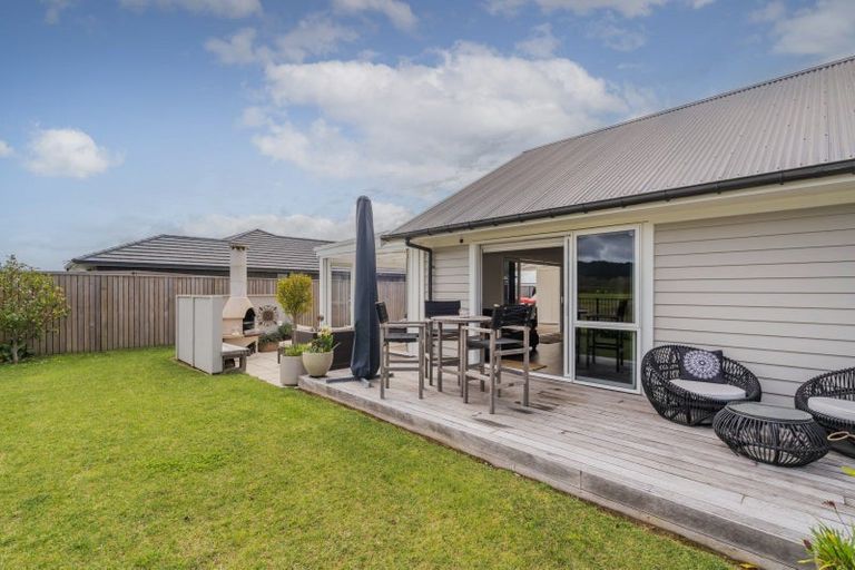 Photo of property in 5 Lady Jocelyn Place, Whitianga, 3510
