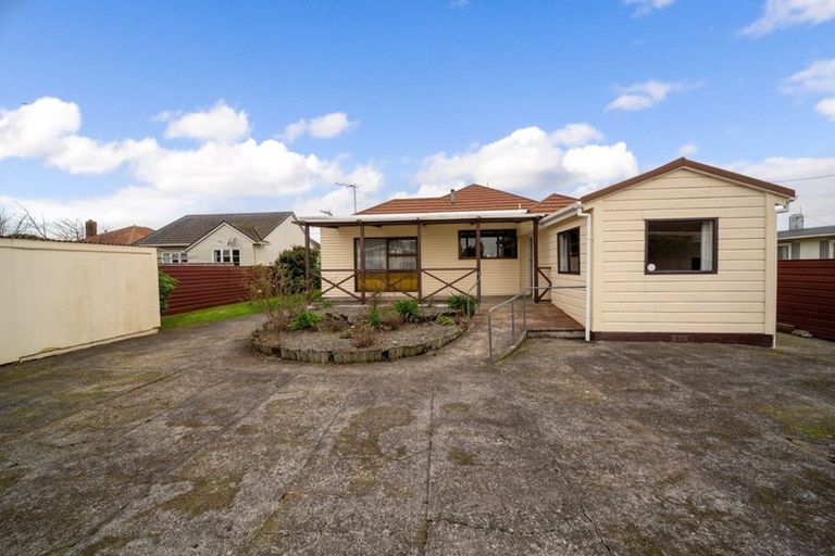 Photo of property in 27 Vogel Street, Hawera, 4610