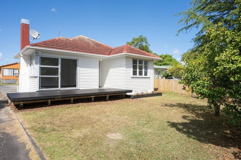 Photo of property in 494 Swanson Road, Ranui, Auckland, 0612