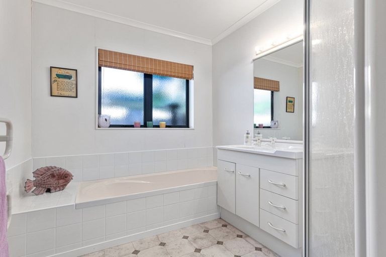 Photo of property in 89 Santa Monica Drive, Papamoa Beach, Papamoa, 3118