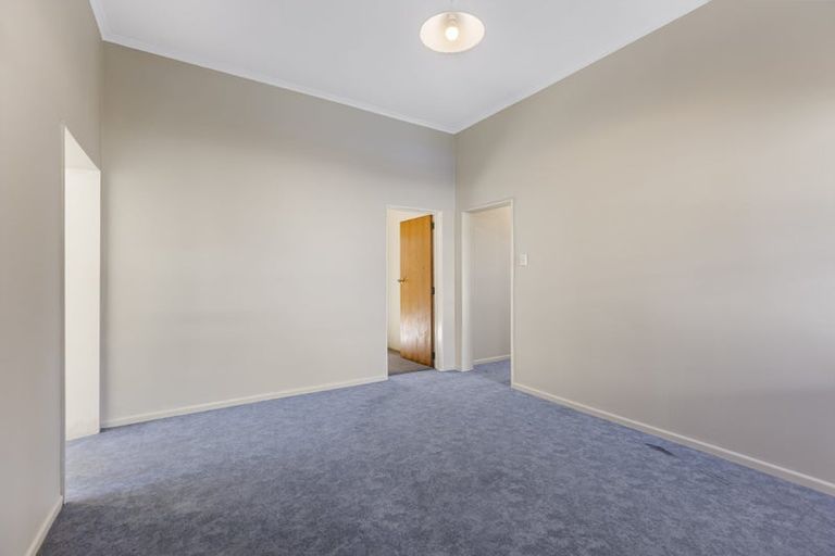 Photo of property in 32 Ngamotu Road, Moturoa, New Plymouth, 4310