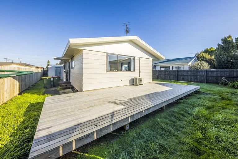 Photo of property in 2/35 Hill Crescent, Papakura, 2110