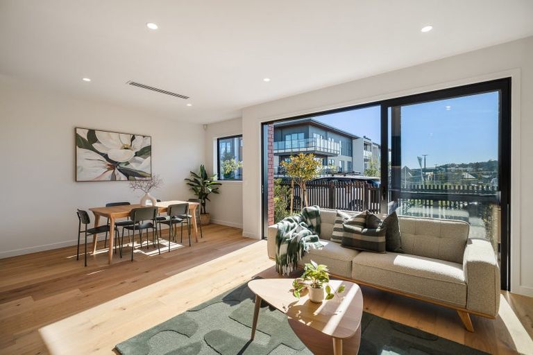 Photo of property in 26 Campbell Place, Marton, 4710