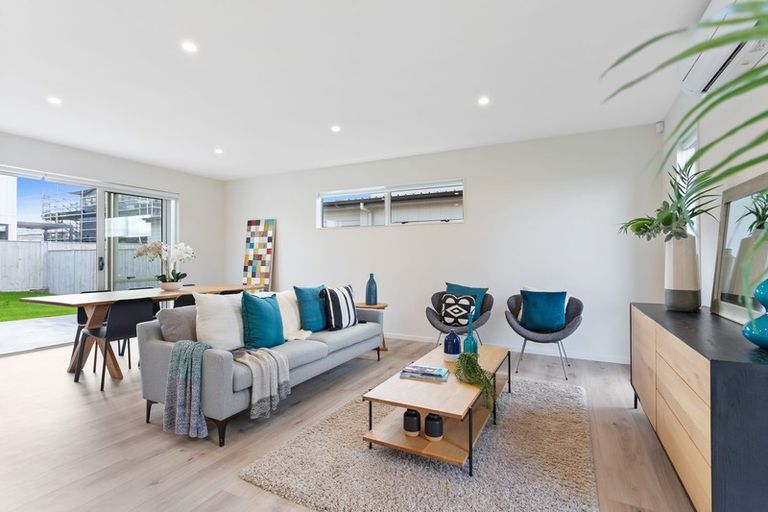 Photo of property in 32 Riria Crescent, Takanini, 2112