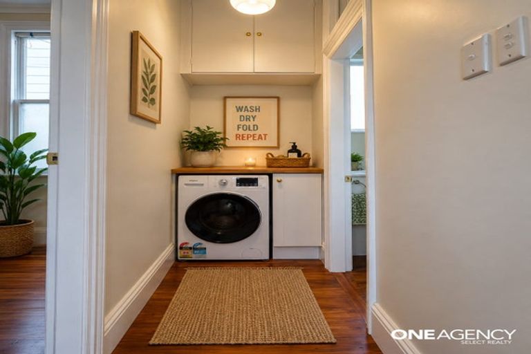 Photo of property in 5 Aorangi Terrace, Thorndon, Wellington, 6011