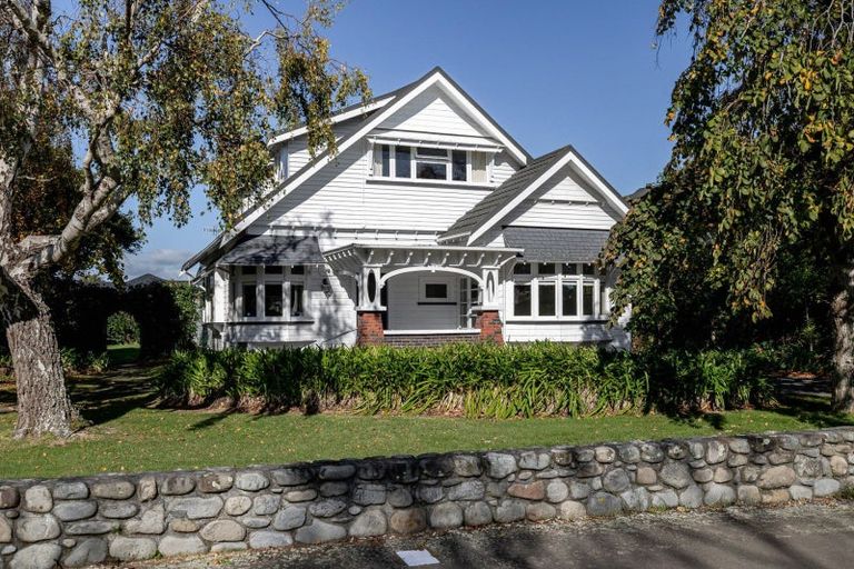 Photo of property in 350 College Street, West End, Palmerston North, 4410