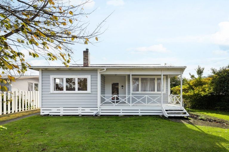 Photo of property in 19 Bettina Road, Fairfield, Hamilton, 3214