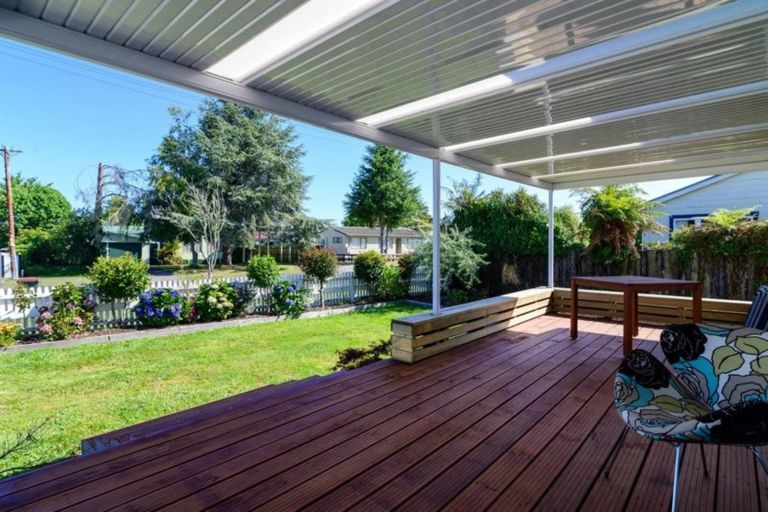 Photo of property in 10 Farnworth Avenue, Holdens Bay, Rotorua, 3010
