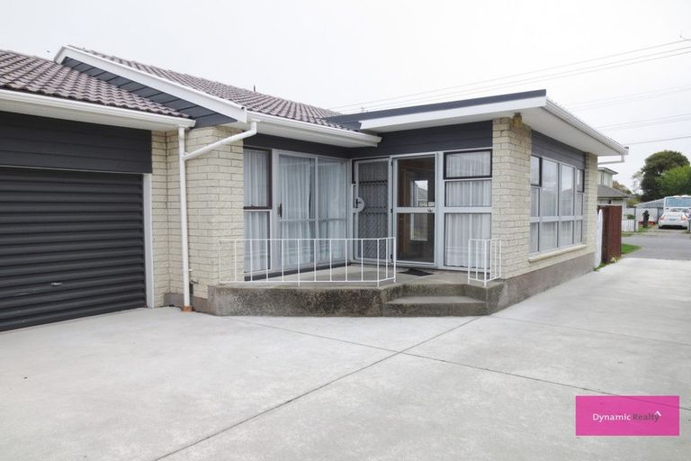 Photo of property in 214 Grimseys Road, Redwood, Christchurch, 8051