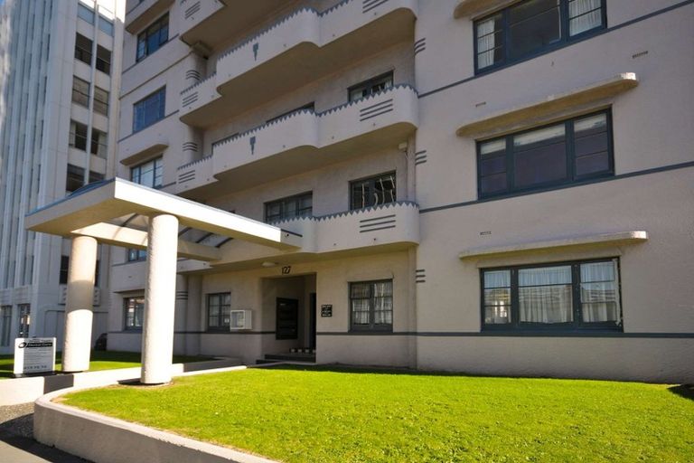 Photo of property in Westhaven Apartments, 127u1 Molesworth Street, Thorndon, Wellington, 6011