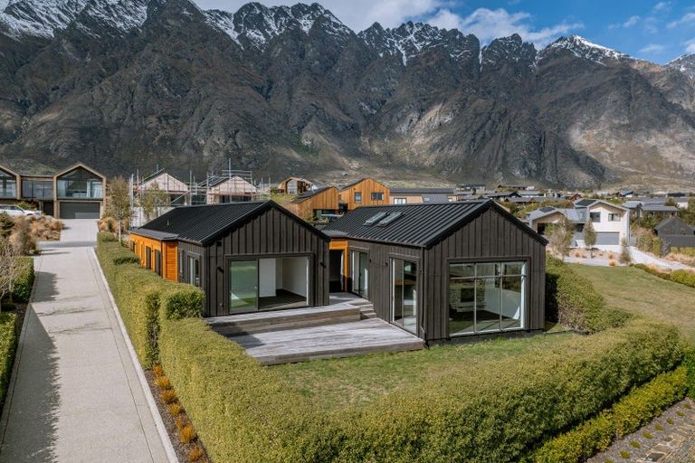 Photo of property in 13 Falconer Rise, Jacks Point, Queenstown, 9371