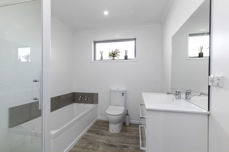 Photo of property in 55c Durham Crescent, Fairfield, Lower Hutt, 5011