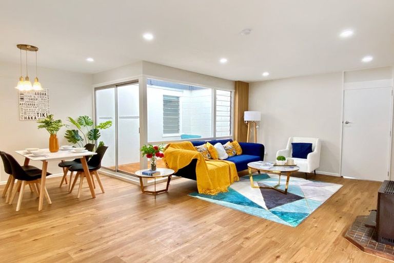 Photo of property in 2/8 Wilbur Place, Pakuranga Heights, Auckland, 2010